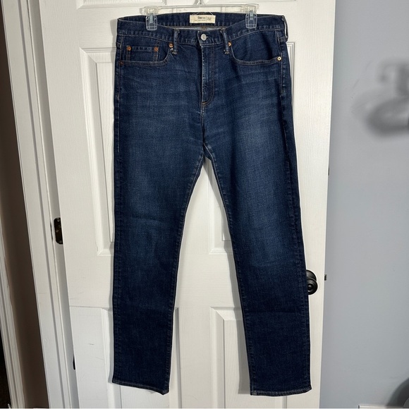 Gap jeans size 33x34, slim straight, "worn dark" color, cotton blend, spring - Picture 2 of 10
